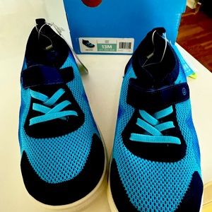 NWT Stride Rite 360 Aseel/Navy sneakers